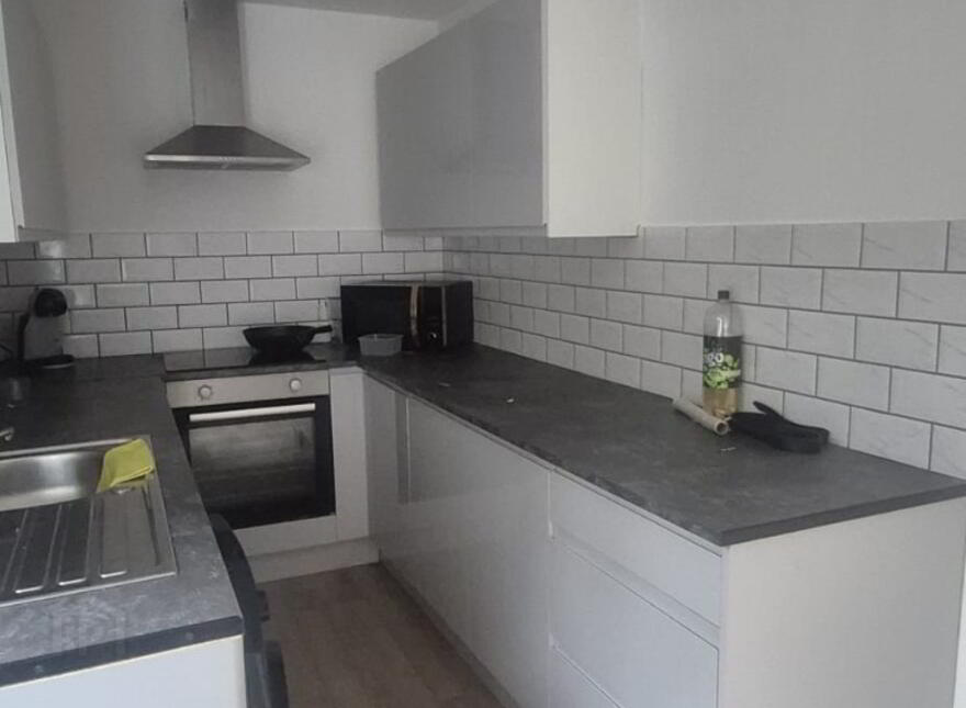 2 Victoria Avenue, Belfast, BT4 1QY