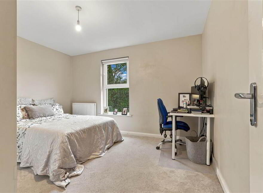 241d Saintfield Road, Belfast, BT8 6PS