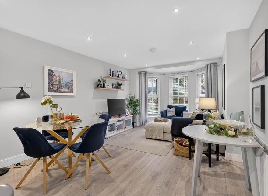 Apt 4 Locksley Mews, 114 Upper Lisburn Road, Belfast, BT10 0BD