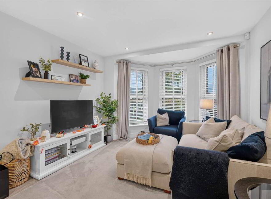 Apt 4 Locksley Mews, 114 Upper Lisburn Road, Belfast, BT10 0BD