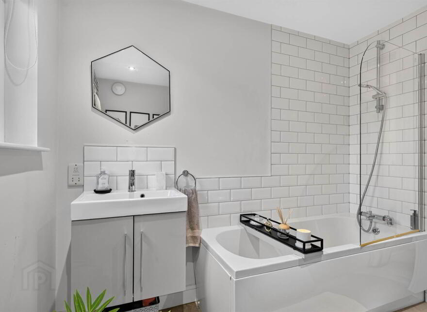 Apt 4 Locksley Mews, 114 Upper Lisburn Road, Belfast, BT10 0BD