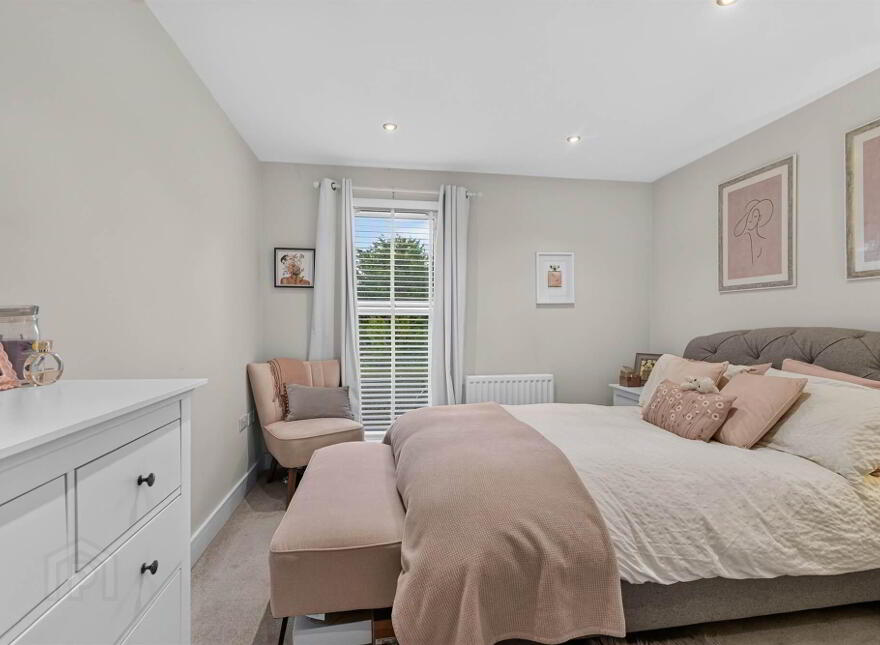 Apt 4 Locksley Mews, 114 Upper Lisburn Road, Belfast, BT10 0BD