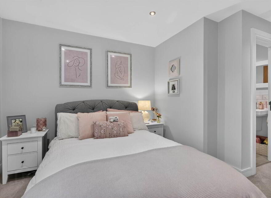 Apt 4 Locksley Mews, 114 Upper Lisburn Road, Belfast, BT10 0BD