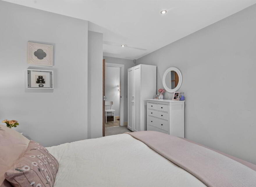 Apt 4 Locksley Mews, 114 Upper Lisburn Road, Belfast, BT10 0BD