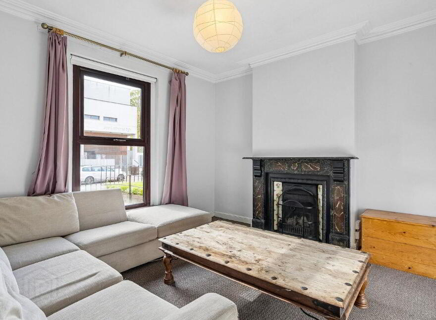 82 Crumlin Road, Dublin 12, D12XR81