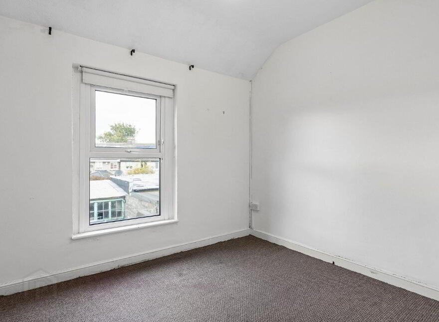 82 Crumlin Road, Dublin 12, D12XR81