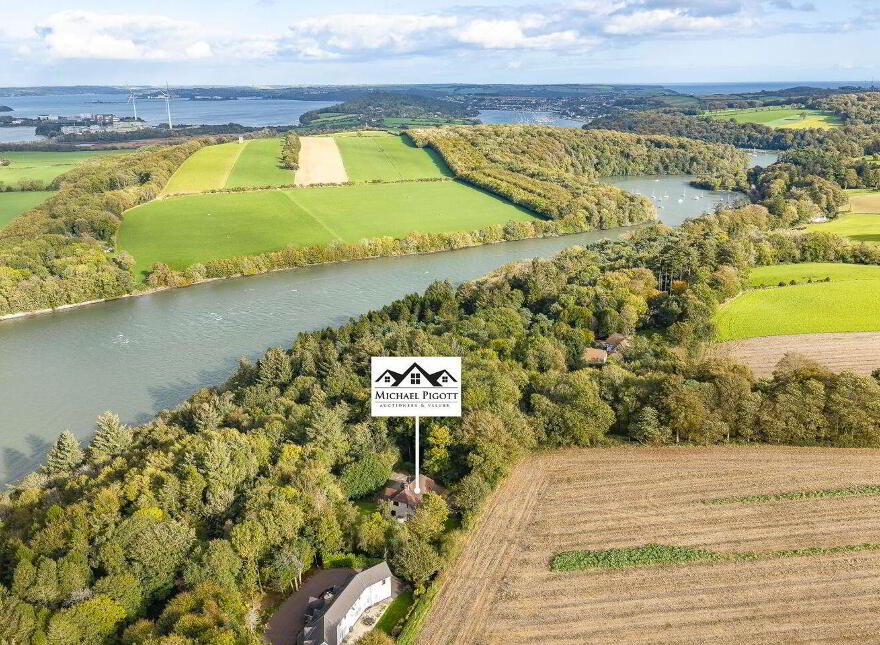 Blackberry Cottage, 5 Brookwood, Crosshaven Road, Carrigaline, P43VX62