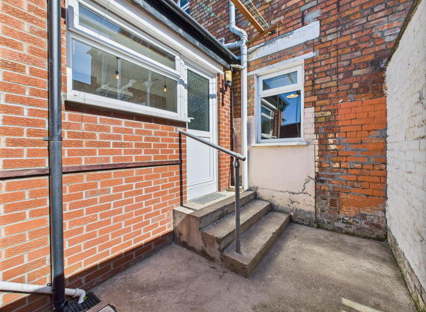 195 Greenville Road, Belfast, BT5 5JY