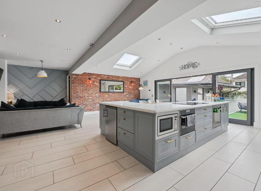 7 Carrickhill Walk, Portmarnock, Portmarnock, D13TW83 photo