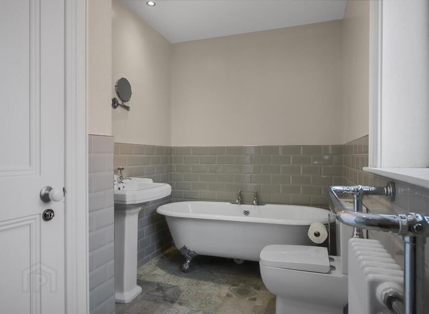 123 Malone Road, Belfast, BT9 6SP