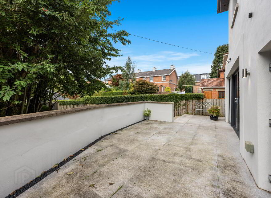 123 Malone Road, Belfast, BT9 6SP