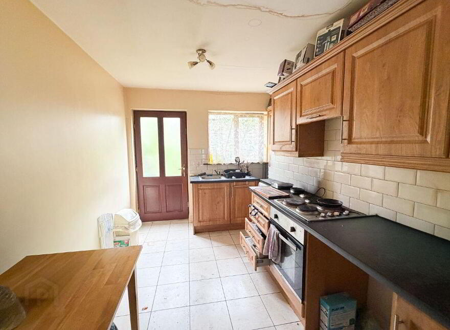 4 Maryville, Bank Place, Cashel, E25CX84