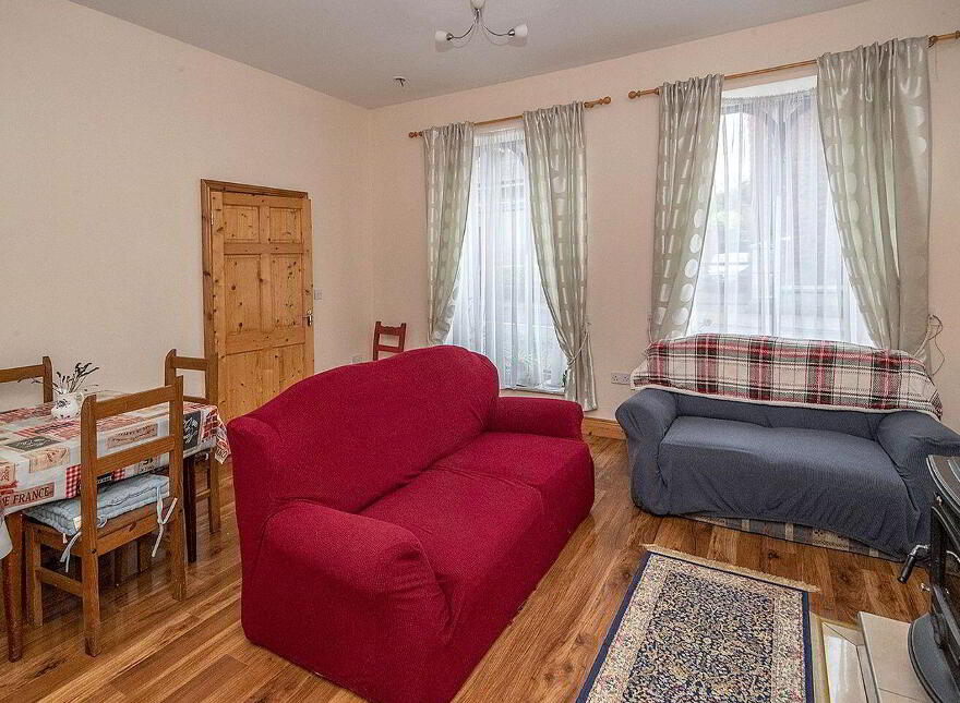 East Main Street, Lismore, P51TC98