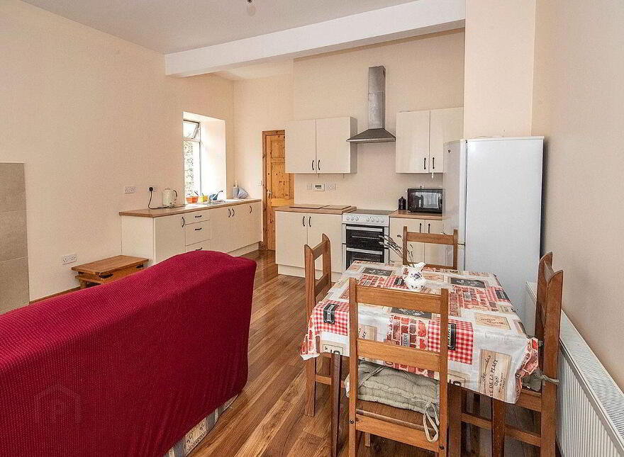 East Main Street, Lismore, P51TC98