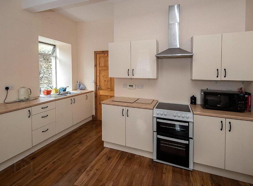 East Main Street, Lismore, P51TC98