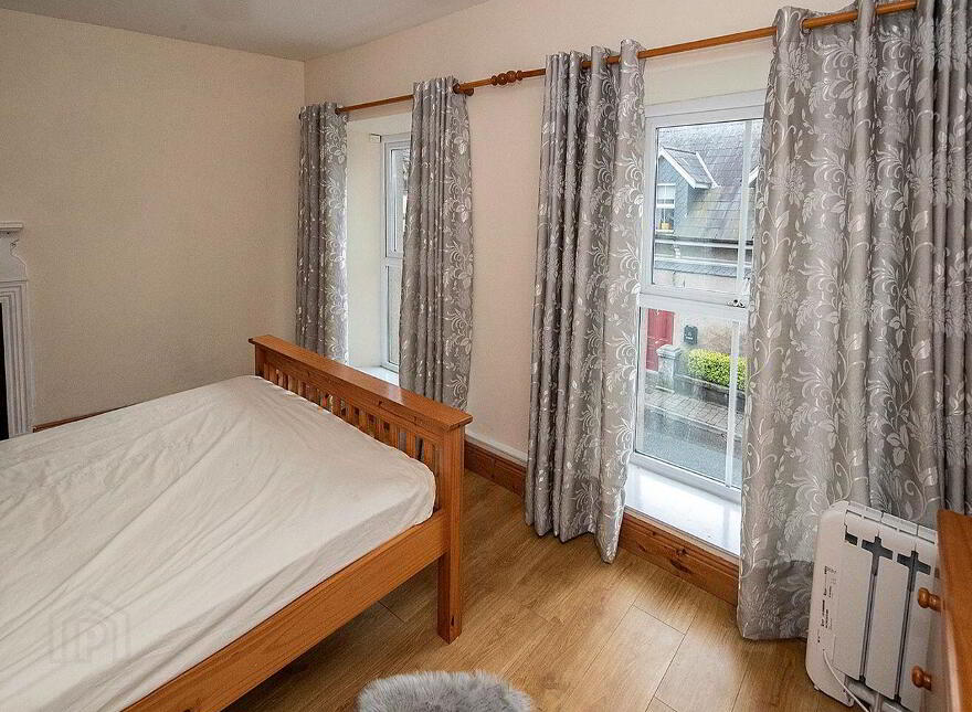 East Main Street, Lismore, P51TC98