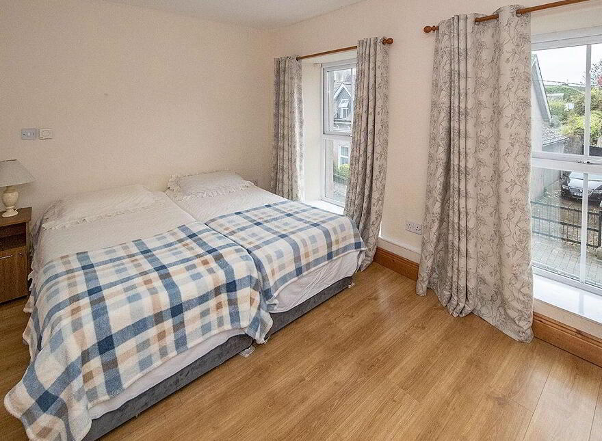 East Main Street, Lismore, P51TC98