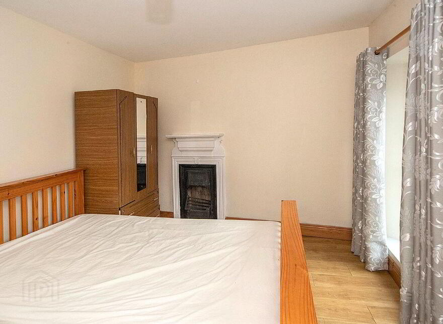 East Main Street, Lismore, P51TC98