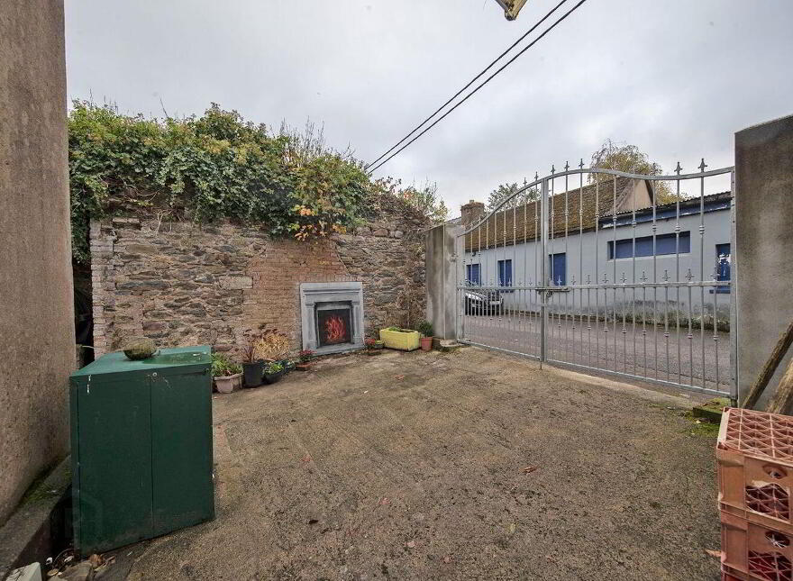 East Main Street, Lismore, P51TC98