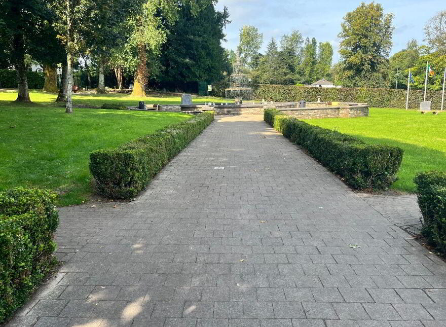 East Main Street, Lismore, P51TC98