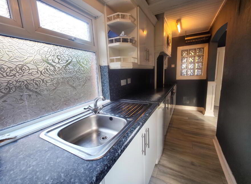 710 Oldpark Road, Belfast, BT14 6QN