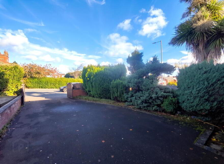 710 Oldpark Road, Belfast, BT14 6QN