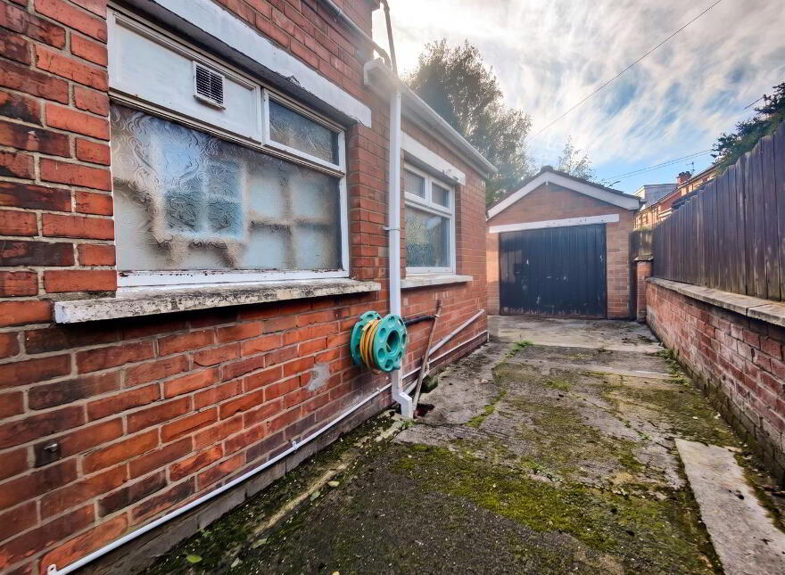 710 Oldpark Road, Belfast, BT14 6QN