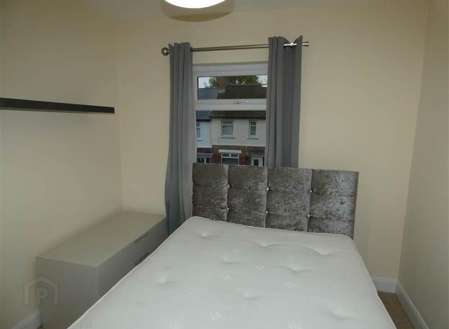 11 Strandburn Parade, Belfast, BT4 1LZ