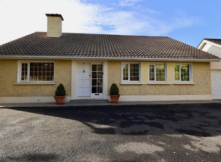 12 Retreat Heights, Athlone, N37PE80