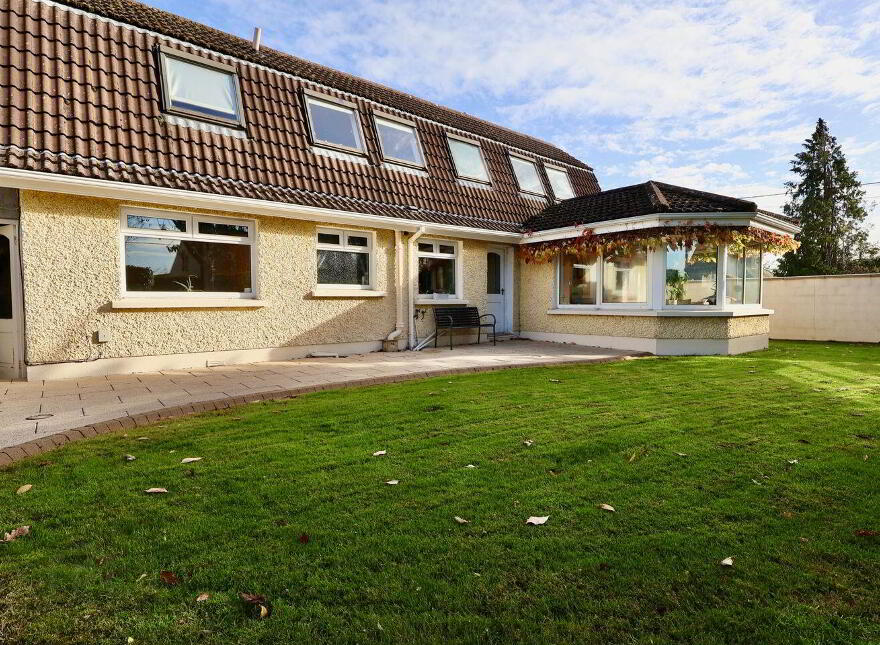 12 Retreat Heights, Athlone, N37PE80
