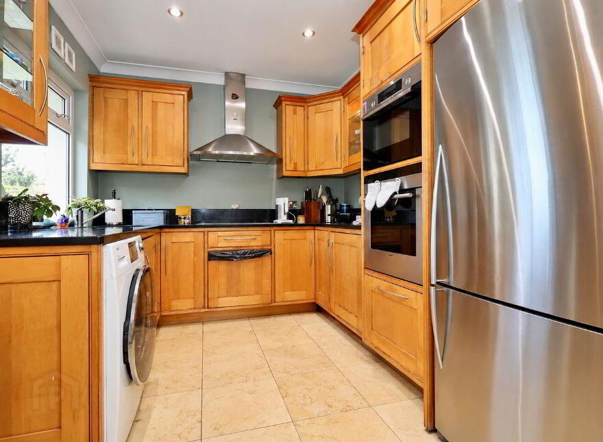 12 Retreat Heights, Athlone, N37PE80