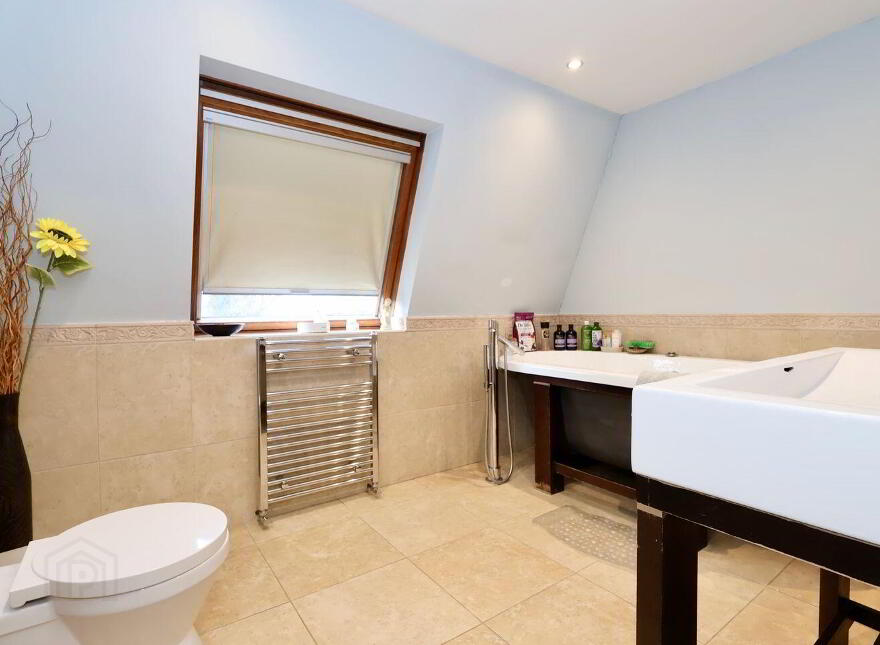 12 Retreat Heights, Athlone, N37PE80