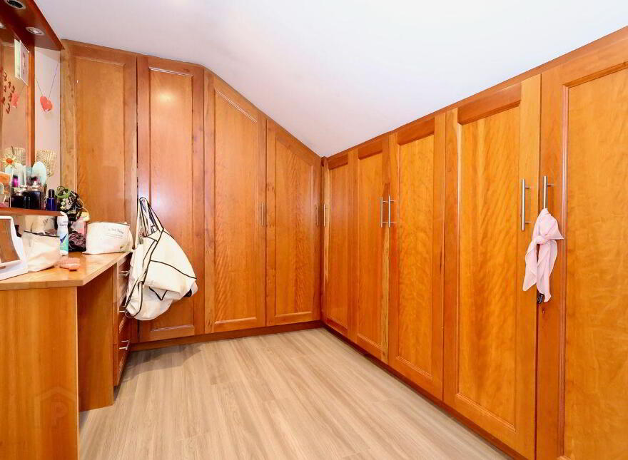 12 Retreat Heights, Athlone, N37PE80