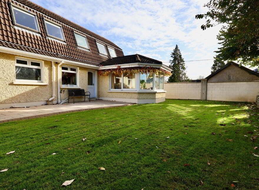 12 Retreat Heights, Athlone, N37PE80