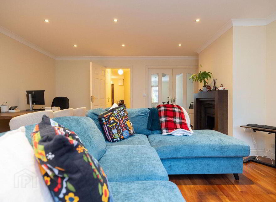 6 Hawthorn Bank, Royal Canal, Mullingar, N91ET2Y