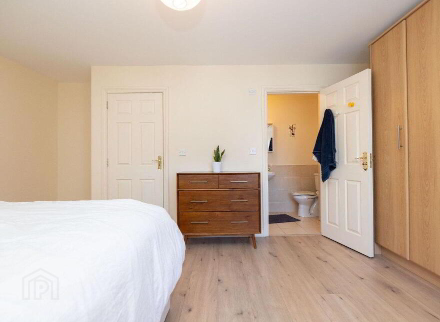 6 Hawthorn Bank, Royal Canal, Mullingar, N91ET2Y