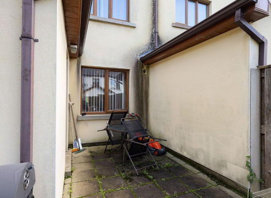 6 Hawthorn Bank, Royal Canal, Mullingar, N91ET2Y