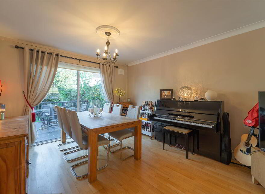 24 Aranleigh Vale, Rathfarnham, Dublin, D14E4C2