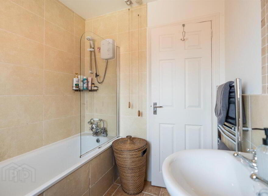 4 Gibsons Green, Bangor, BT19 7SQ