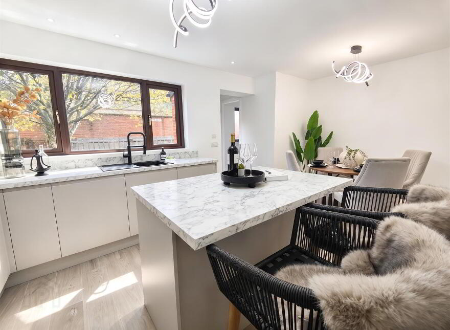 13 Hillview Court, Belfast, BT14 7BU