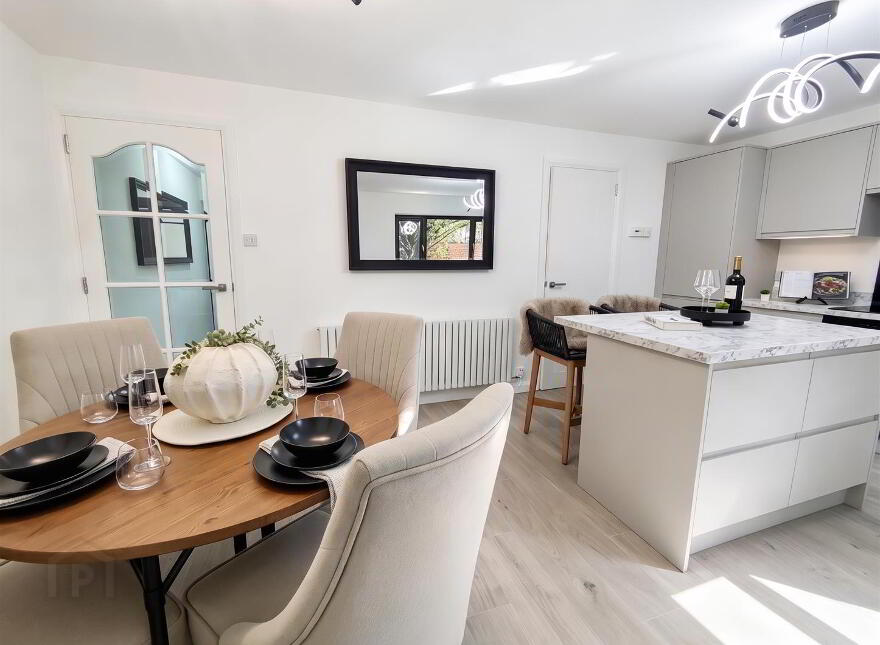 13 Hillview Court, Belfast, BT14 7BU
