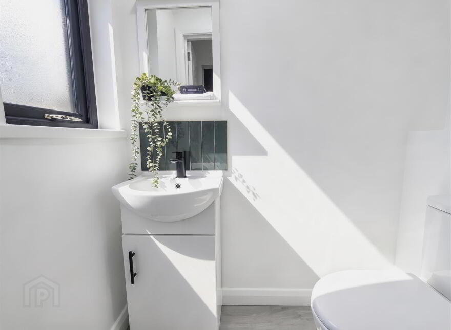 13 Hillview Court, Belfast, BT14 7BU
