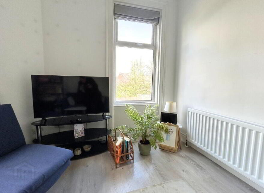 Apt 3, 34 Lisburn Road, Belfast, BT9 6AA