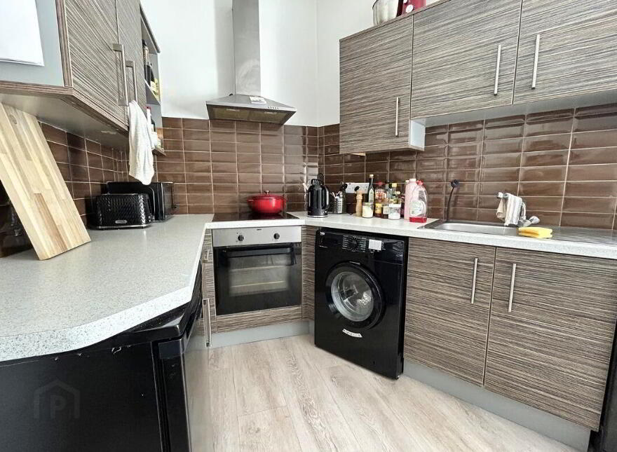 Apt 3, 34 Lisburn Road, Belfast, BT9 6AA