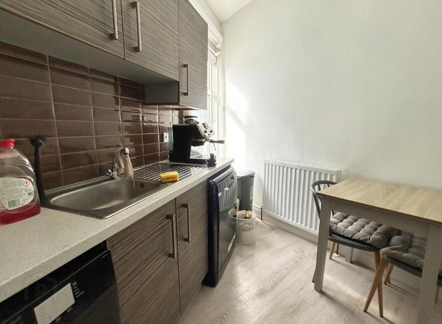 Apt 3, 34 Lisburn Road, Belfast, BT9 6AA
