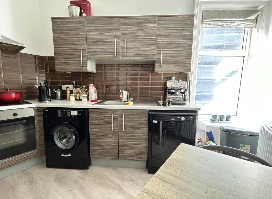 Apt 3, 34 Lisburn Road, Belfast, BT9 6AA