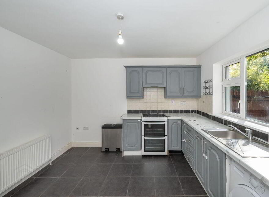 24 The Avenue, Lios Na Fea, Macroom, P12HW74