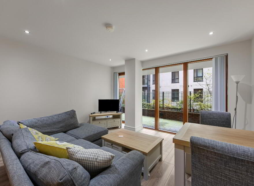 43 James Clow Building, 18 Pilot Street, Belfast, BT1 3EZ