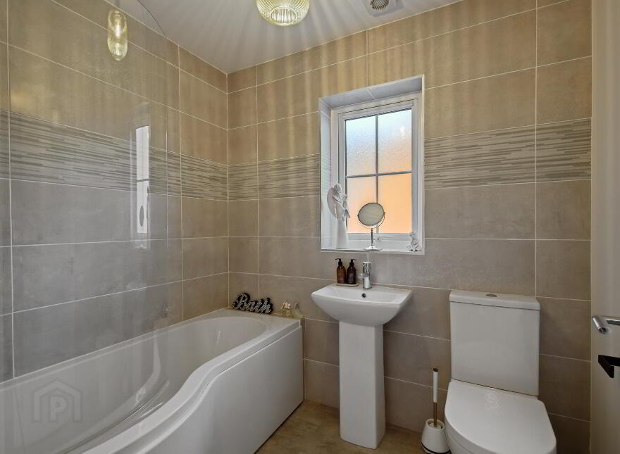 39 Rocklyn Crescent, Donaghadee, BT21 0FY