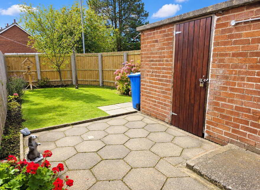 80 Willow Gardens, Dunmurry, Belfast, BT17 9QJ